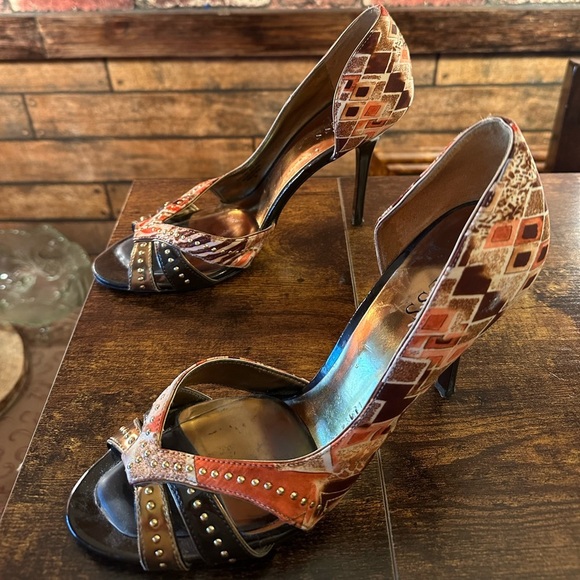 Guess Gwerinna-3 peep toe stiletto pumps size 9M - Picture 4 of 8